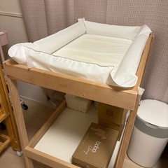 IKEA おむつ交換台の画像
