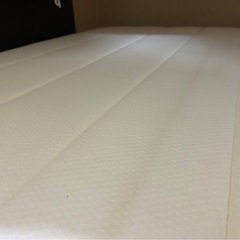 ダブルベッド
の画像