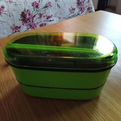 お弁当箱とトートバッグの画像