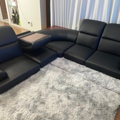 🌟Ｌ字型5人掛けテーブル付きローソファー🌟
の画像
