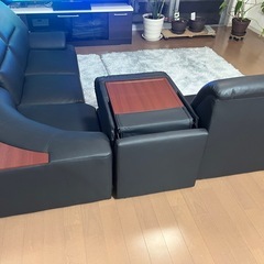 🌟Ｌ字型5人掛けテーブル付きローソファー🌟
の画像