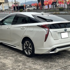 美車　フルモデリスタ　白革シート　9インチナビ　ヘッドアップディスプレイ　50プリウスの画像