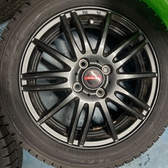 スタッドレスタイヤ　ホイール付きの画像
