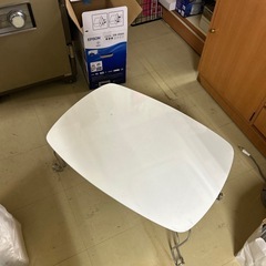 59)【無料　ニトリの白ローテーブル】の画像