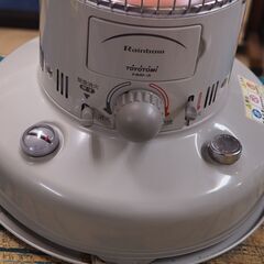 2012年製 トヨトミ ダルマストーブ 対流形石油ストーブ 配達設置対応・一ヶ月保証 ホワイト 木造7畳・コンクリート造9畳まで RB-25C-W TOYOTOMIの画像