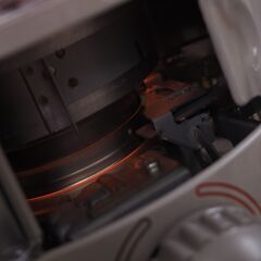 2012年製 トヨトミ ダルマストーブ 対流形石油ストーブ 配達設置対応・一ヶ月保証 ホワイト 木造7畳・コンクリート造9畳まで RB-25C-W TOYOTOMIの画像