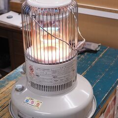 2012年製 トヨトミ ダルマストーブ 対流形石油ストーブ 配達設置対応・一ヶ月保証 ホワイト 木造7畳・コンクリート造9畳まで RB-25C-W TOYOTOMIの画像