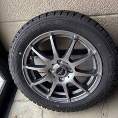 ダウンロップ 165/60R15 スタッドレスタイヤ4本の画像