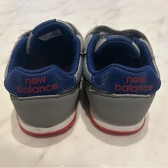 ニューバランス幼児靴の画像