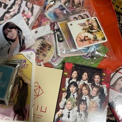 twice、ニジュグッズまとめての画像