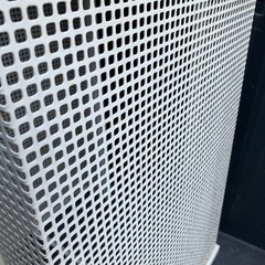 パンチングメタル製　テーブル　サイドテーブル　陳列台　什器　金属　インテリアの画像