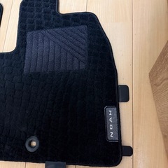 【美品】ノア80系 純正フロアマット ハイブリッドG 7人乗りの画像