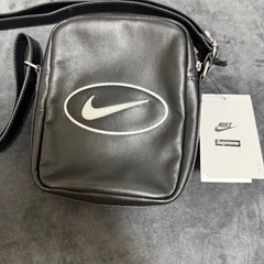 supreme✖️NIKE ショルダーバッグ　レザーの画像