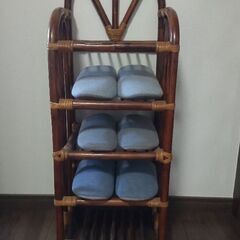 籐　ラタンのスリッパラックの画像