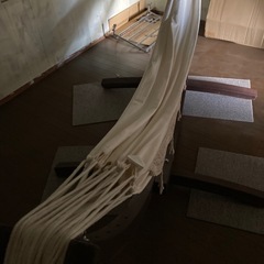 ハンモック　美品　屋内保管　木製台付き　　未使用に近い  の画像
