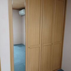 クローゼット扉  大と小   鏡付きの画像