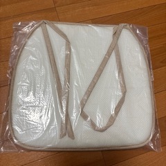 チェアパッド　未使用品　ベージュ　43×40の画像