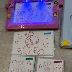 光るお絵かきラプンツェル シンデレラアリエル白雪姫パスカルしまじろうの画像