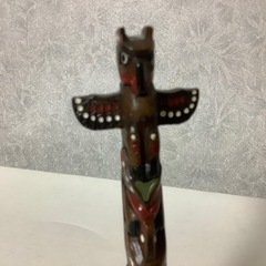 カナダ　トーテム・ ポール　彫刻　置物　飾り　オブジェ　魔除け　木製　ミニチュアの画像