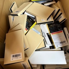 スマホ・iPhoneケース　保護フィルムなど　未使用　セットの画像