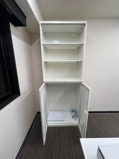 スチール書庫（上下組・鍵付き）
