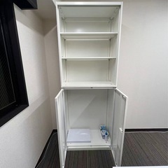 スチール書庫（上下組・鍵付き）の画像