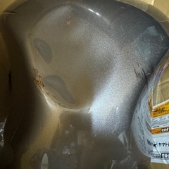 大型バイクのタンク　凹みと周りの傷の塗装出来る方宜しくお願…