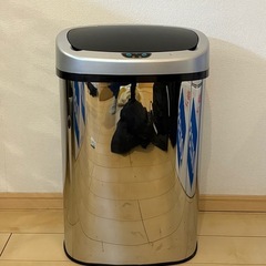 自動開閉式ゴミ箱の画像