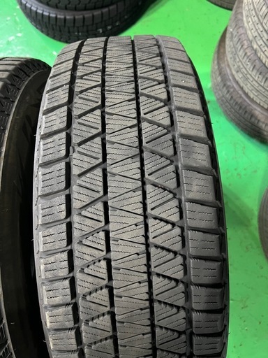 225/65R17 ブリヂストン冬タイヤ DM-V3 2022年製造 バリ溝 4本