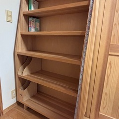 杉天然木の本棚の画像