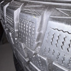 　スタッドレスタイヤのみ4本　195/60R16 89Qの画像