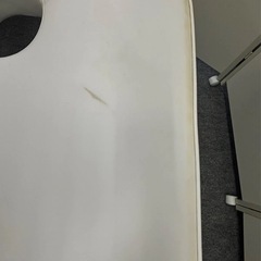 中古 マッサージベッド　エステベッド　ホワイト 背もたれ角度調節可能　　　　の画像