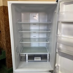 318送料設置無料  日立　自動製氷機能付き大型冷蔵庫　375L  3ドア　洗濯機の画像