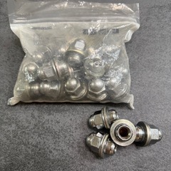 スタッドレスタイヤ　2024年10月製造　225/55R18 4本セットの画像