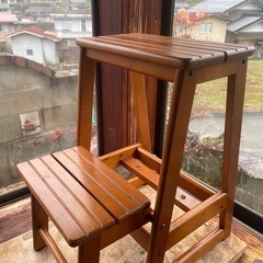 木製家具　椅子　収納できる　踏み台の画像