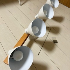 カインズ　4灯シーリングライトの画像