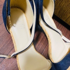 (受け渡し予定者とお話中)1回のみ使用 24cm ROPEピクニック サンダルの画像