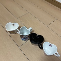 ディズニーマグカップとミルク入れ6個セットの画像