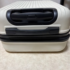 （まだ使えます）キャリーケースの画像