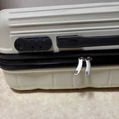 （まだ使えます）キャリーケースの画像
