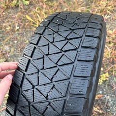 INVERNOアルミ スタッドレス4本セット 冬タイヤ 225/65R17 の画像