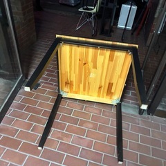 ダイニングテーブルの画像