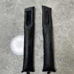 車のコンソールの隙間埋めクッションの画像