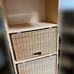 扉付き三段ボックスの画像