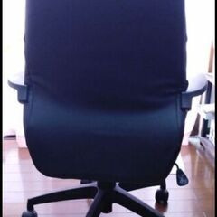 椅子　肘置きつきの画像