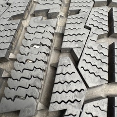 【14インチ アルミホイール付き　
スタッドレスタイヤ　4本セット】バリ山の画像