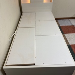 シングルベッドフレーム引き出し、コンセントもありますの画像