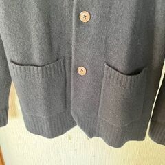 濃紺　ボタン付きカーディガン　セーターの画像