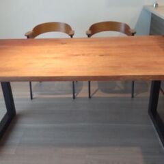 ダイニングテーブルとチェアー2脚　アルモニア風の画像