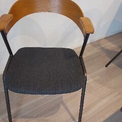 ダイニングテーブルとチェアー2脚　アルモニア風の画像